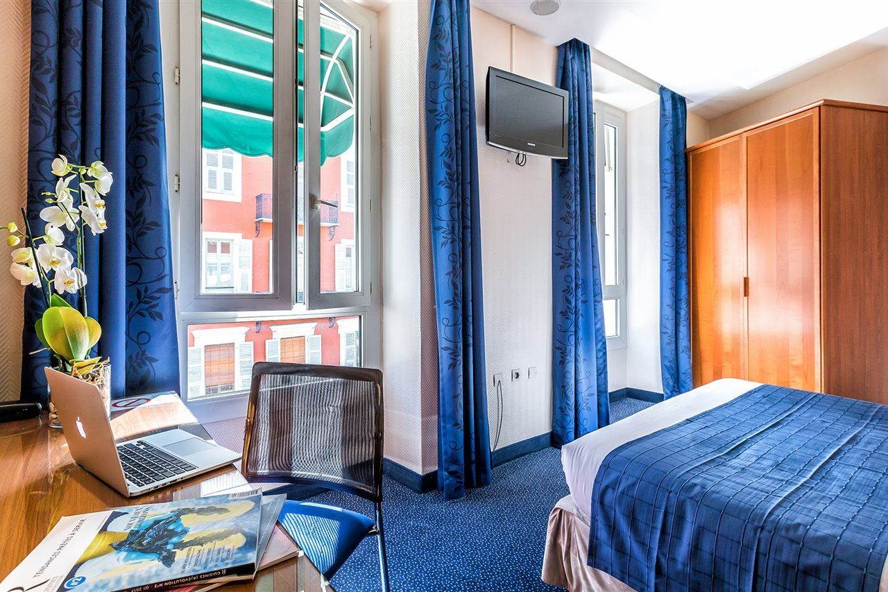 Hotel Univers 4*